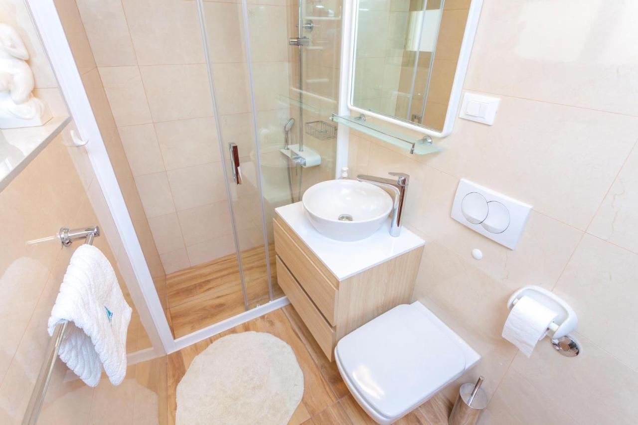Apartments And Rooms With Wifi Makarska - 11063 Exterior foto